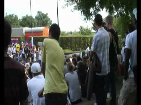 GUERILLA MARKETING TIME CLUB STREET PROMO
