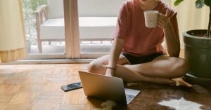 what is display advertising in newspapers