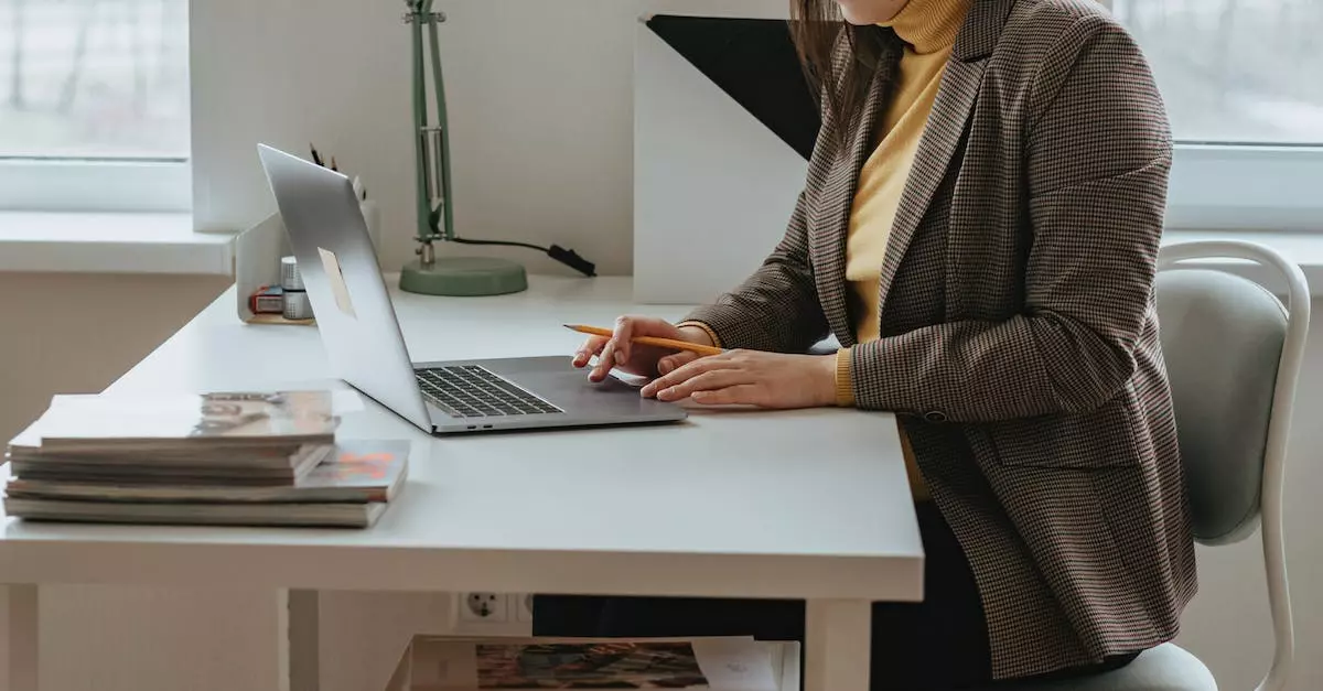 Online Shopping Ads On Facebook