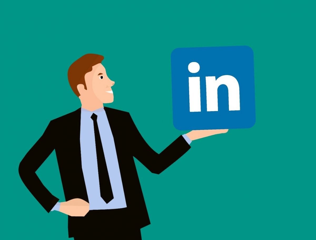 Display Ads Vs Social Media Ads Manager