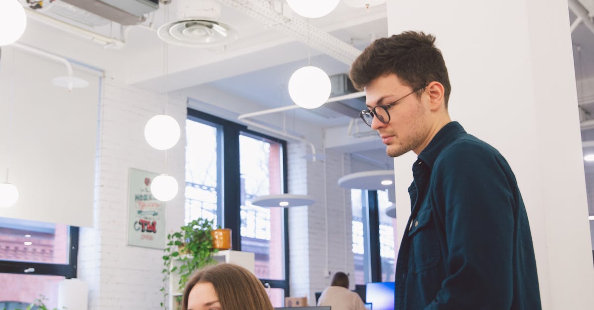 Make Money By Posting Ads On Facebook